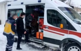 Samsun’da ateşlenen bebek, iş makinesiyle ambulansa yetiştirildi