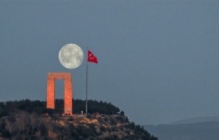 Türkiye’de ayın evreleri 1 yıl boyunca görüntülendi