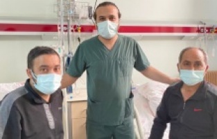 Çapraz nakille 4 kişiye aynı anda böbrek nakli yapıldı, organ ailesi oldular