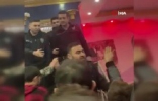 Sultangazi'de polise saldıran 26 kişi tutuklanarak cezaevine gönderildi