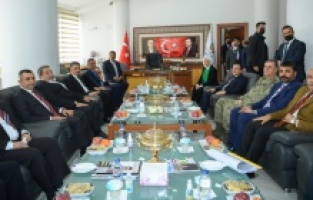 Bakan Mahmut Özer, “Malatya programımız çok bereketli geçiyor''