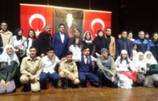 "Çanakkale Yarım Kalan Hayatlar" adlı teatrel dinleti sergilendi