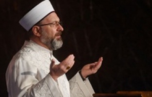 Diyanet İşleri Başkanı Ali Erbaş'a, "Hutbede Atatürk'ü anmıyorsun"