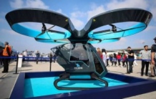 "Diyarbakırlı gençler uçan arabayı Diyarbakır'a davet ettiler"