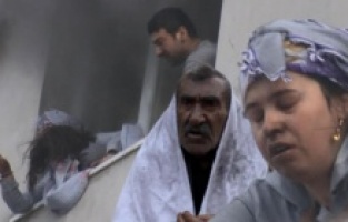 Ümraniye'de yangında can pazarı yaşandı