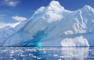 Antarktika’daki deniz buzu tarihin en düşük seviyesine düştü