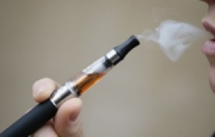 Elektronik sigara kullananlar aman dikkat!