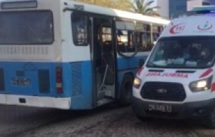 İnfaz koruma memurlarını taşıyan otobüste patlama