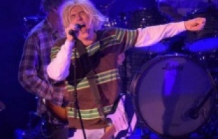 Kurt Cobain'in gitarı açık artırmaya çıkıyor