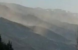 Malatya'daki 5,2 şiddetindeki depremden sonra oluşan toz bulutu