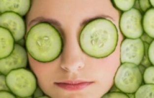 Salatalık ile cildinizin erken yaşlanmasını önleyebilirsiniz