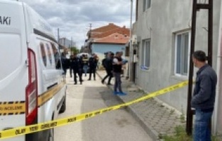 15 yaşındaki çocuk annesini öldürdü