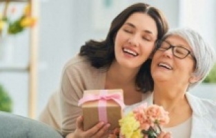 Anneler Günü'nde burçlara göre hediye önerileri