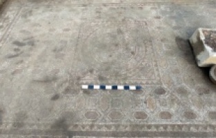 Bergama'da yaklaşık 1800 yıllık geometrik desenli mozaik bulundu