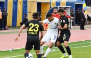 Çeyrek finalde gülen taraf Tarsus İY