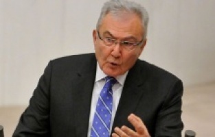 Deniz Baykal'a kaset kumpasında 2 tutuklama