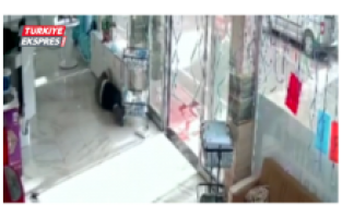 Elektriğe kapılan tamirci 2 metre uzağa fırladı