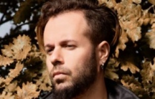 Emre Aydın, gösteriş meraklılarına sert tepki gösterdi