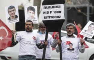 HDP GENEL MERKEZİ ÖNÜNDE GERGİNLİK