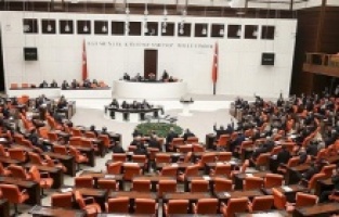 Lisans ve yüksek lisans öğrencilerine af yolda