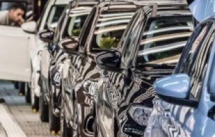 Otomotivde kur zamları geri döndü: Bir haftada 35 bin TL zam