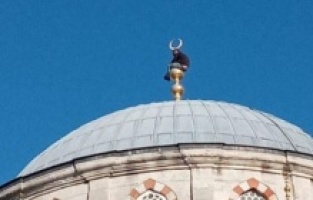 Şişli Camii'nde ilginç anlar! İntihardan vazgeçince bakın ne yaptı