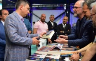 Vali Şahin, 9. Malatya Anadolu Kitap ve Kültür Fuarını Ziyaret Etti