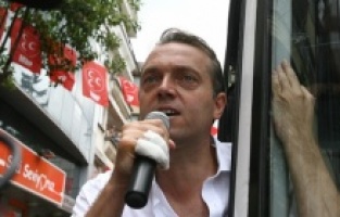 Cem Uzan 'ın seçim vaadi: Mardin'i Las Vegas yapacağım!