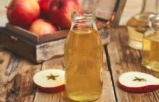 Cilt tonunu eşitliyor, lekeleri açıyor!