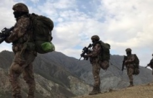 Diyarbakır'daki sıcak çatışmada 2 asker şehit oldu!