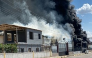 Diyarbakır OSB'de fabrika yangını: Yaralılar var