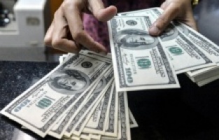 Dolar 17 TL'yi geçti