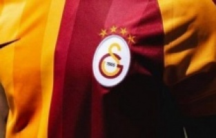 İtalya'dan sürpriz isim!!