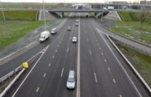 Otoyollarda yeni hız sınırı yarın başlıyor!