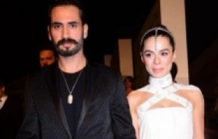 Özge Özpirinçci 'den hamilelik pozu