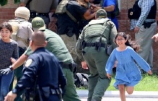 ABD Temsilciler Meclisi, saldırı tüfeğini yasaklayan yasayı onayladı.