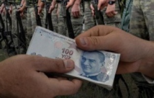 Askerliğini 6 ay daha uzatana her ay 8 bin 35 TL maaş