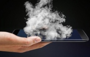 Bomba gibi patlayıp gözüne saplandı