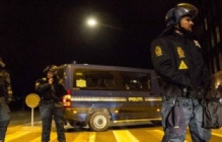 Danimarka'da AVM'ye silahlı saldırı! Ölü ve yararlılar var!!!