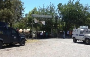 Diyarbakır'da komşu kafe sahipleri birbirine girdi