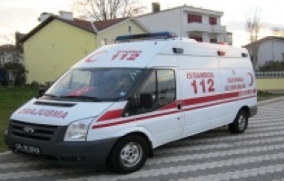 Eşine gelen mesajları gören koca, ortalığı kan gölüne çevirdi