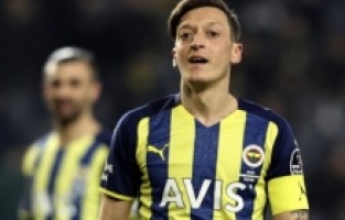 Fenerbahçe, Mesut Özil ile yolları ayırdı!