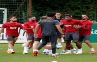 Galatasaray antrenmanında tekme tokat kavga!!!