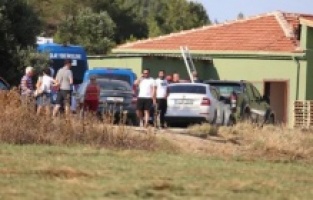 Nazmi Arıkan ve şoförü çiftlik evinde öldürüldü