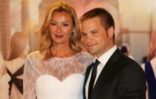 Pınar Altuğ uçakta rezil oldu