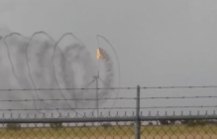 Rüzgar türbinine yıldırım düştü