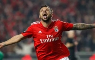 Seferovic transferi bitti bitecek.