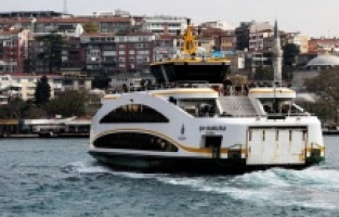 Şehir Hatları Vapuru iskeleye çarptı. 7 kişi yaralandı.