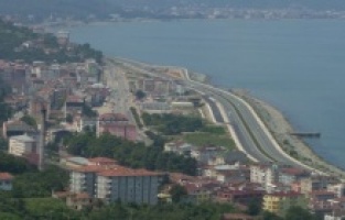 Trabzon'da sokak ortasında silahlı kavga