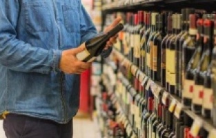 Yüksek alkollü içkilere zam geldi